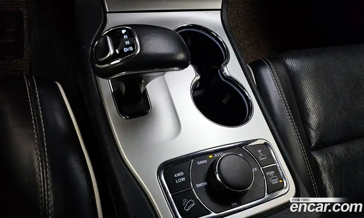 Jeep Cherokee 2015 3.0 Автомат в Москве № 278889, фото 19