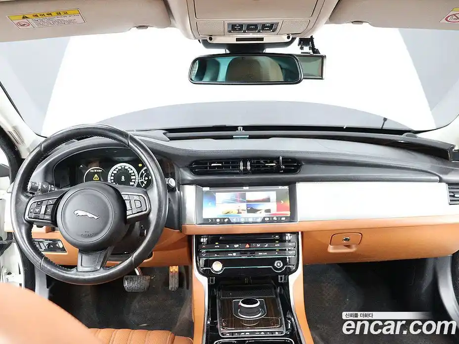 Jaguar XF 2017 2.0 Автомат в Москве № 284017, фото 16