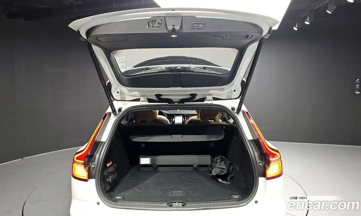 Volvo V60 2020 2.0 Автомат в Москве № 293752, фото 7