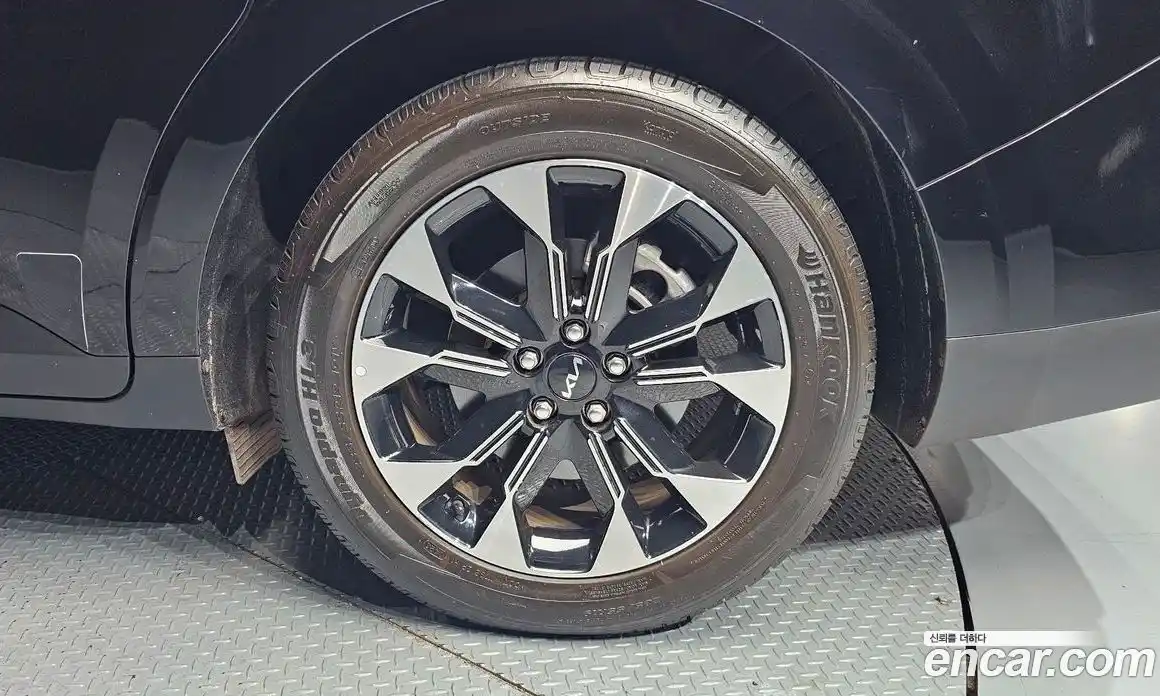 Kia Canival 2023 3.5 Автомат в Москве № 307967, фото 13