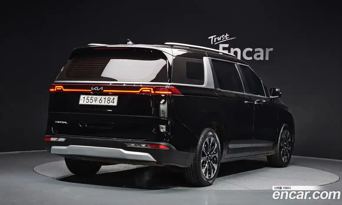 Kia Canival 2023 3.5 Автомат в Москве № 307967, фото 14