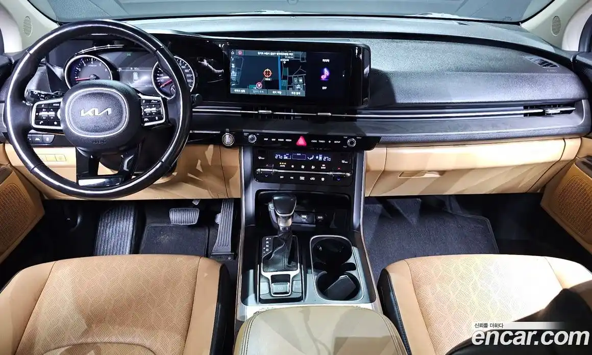 Kia Canival 2023 3.5 Автомат в Москве № 307967, фото 15