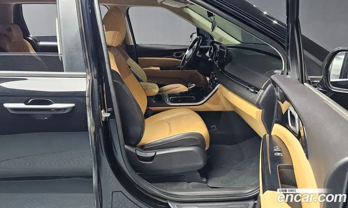 Kia Canival 2023 3.5 Автомат в Москве № 307967, фото 18