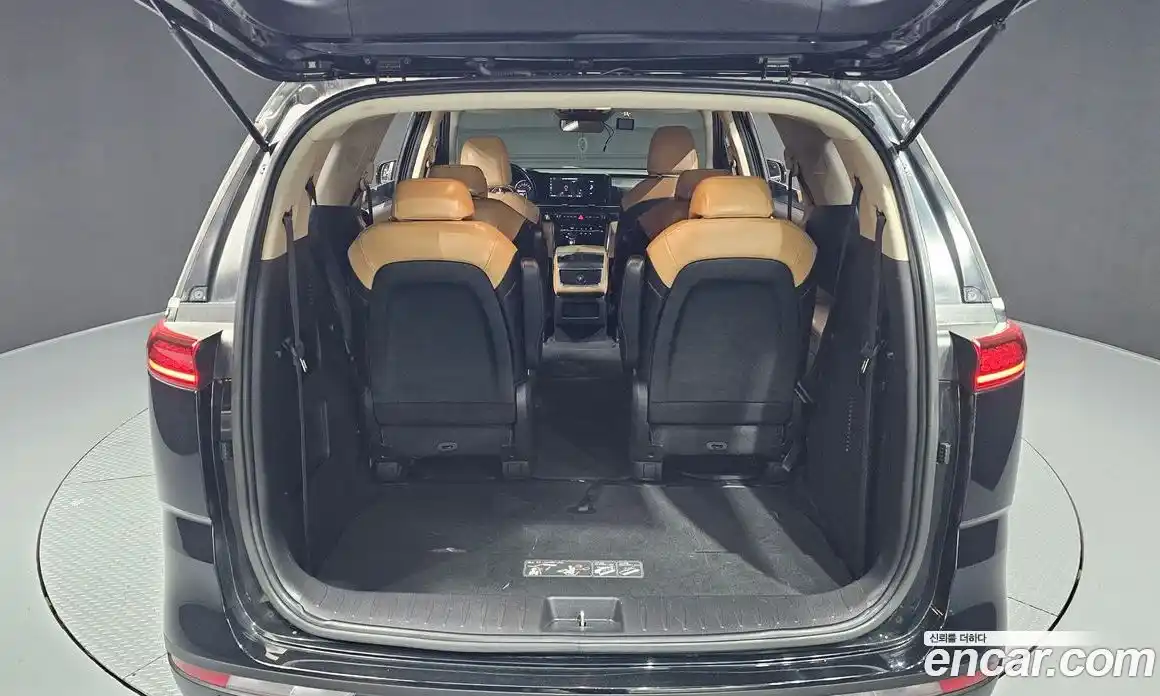 Kia Canival 2023 3.5 Автомат в Москве № 307967, фото 20