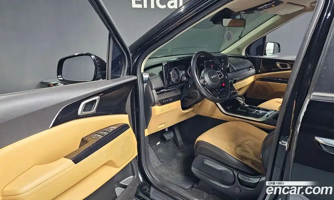 Kia Canival 2023 3.5 Автомат в Москве № 307967, фото 5