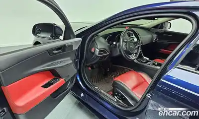 Jaguar XE 2016 2.0 Автомат в Москве № 311149, миниатюра 11