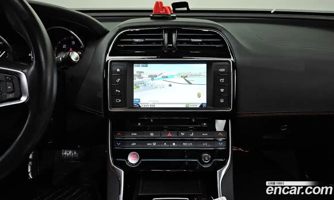 Jaguar XE 2016 2.0 Автомат в Москве № 311149, фото 20