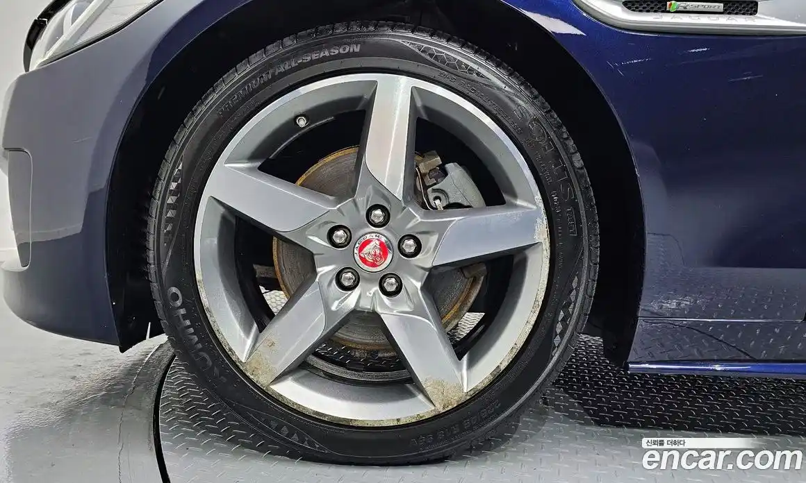 Jaguar XE 2016 2.0 Автомат в Москве № 311149, фото 5