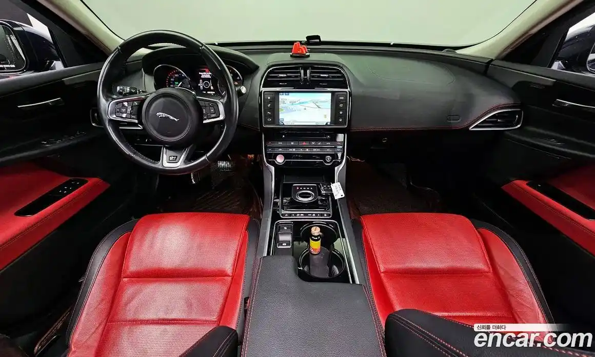 Jaguar XE 2016 2.0 Автомат в Москве № 311149, фото 7