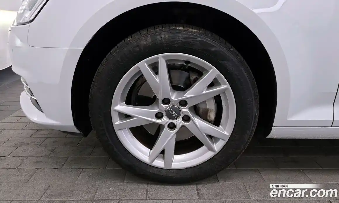 Audi A4 2018 2.0 Автомат в Москве № 343600, фото 17