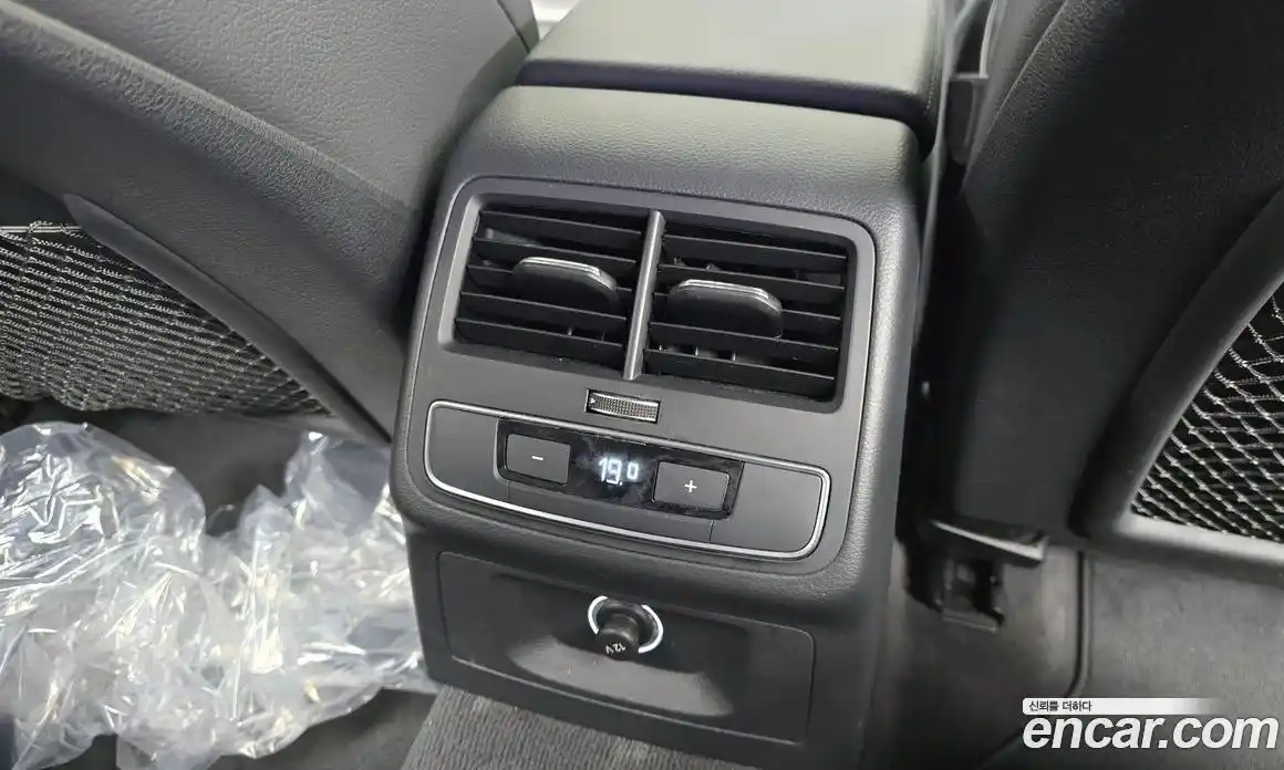 Audi A4 2018 2.0 Автомат в Москве № 343600, фото 9