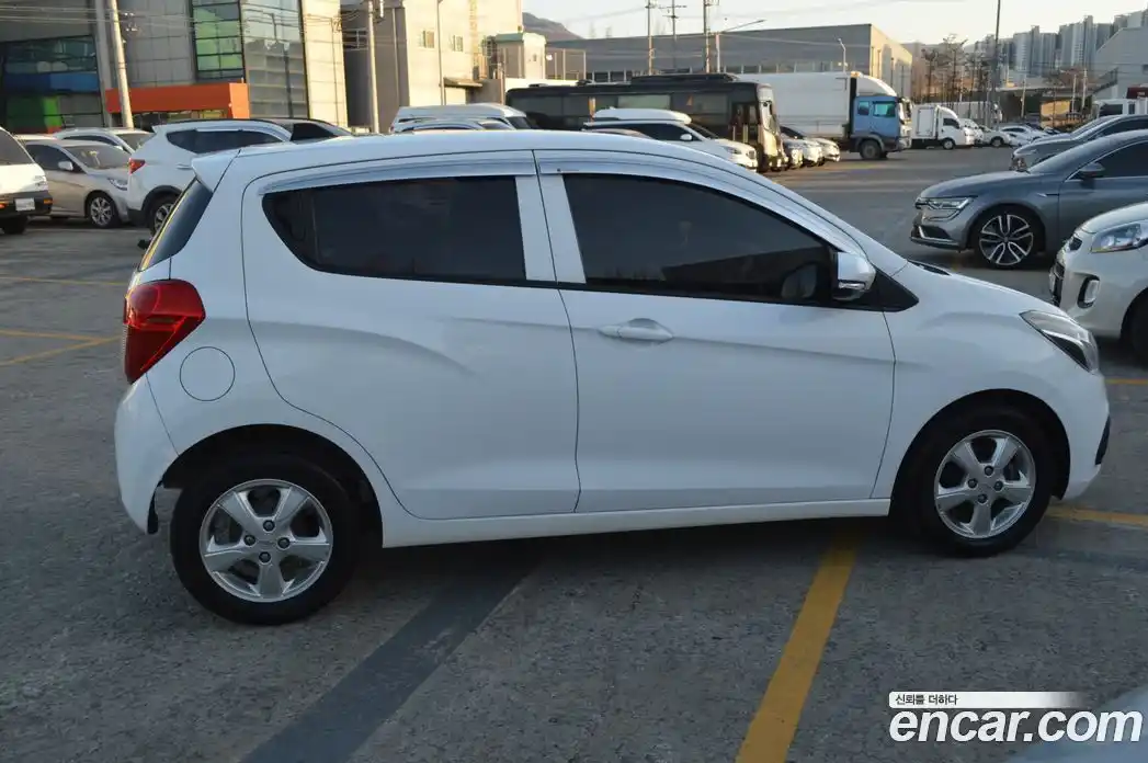 Chevrolet Spark 2017 1.0 Автомат в Москве № 37633, фото 8