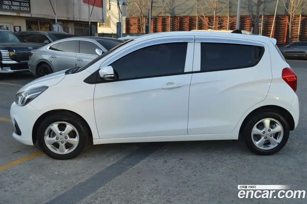 Chevrolet Spark 2017 1.0 Автомат в Москве № 37633, фото 9