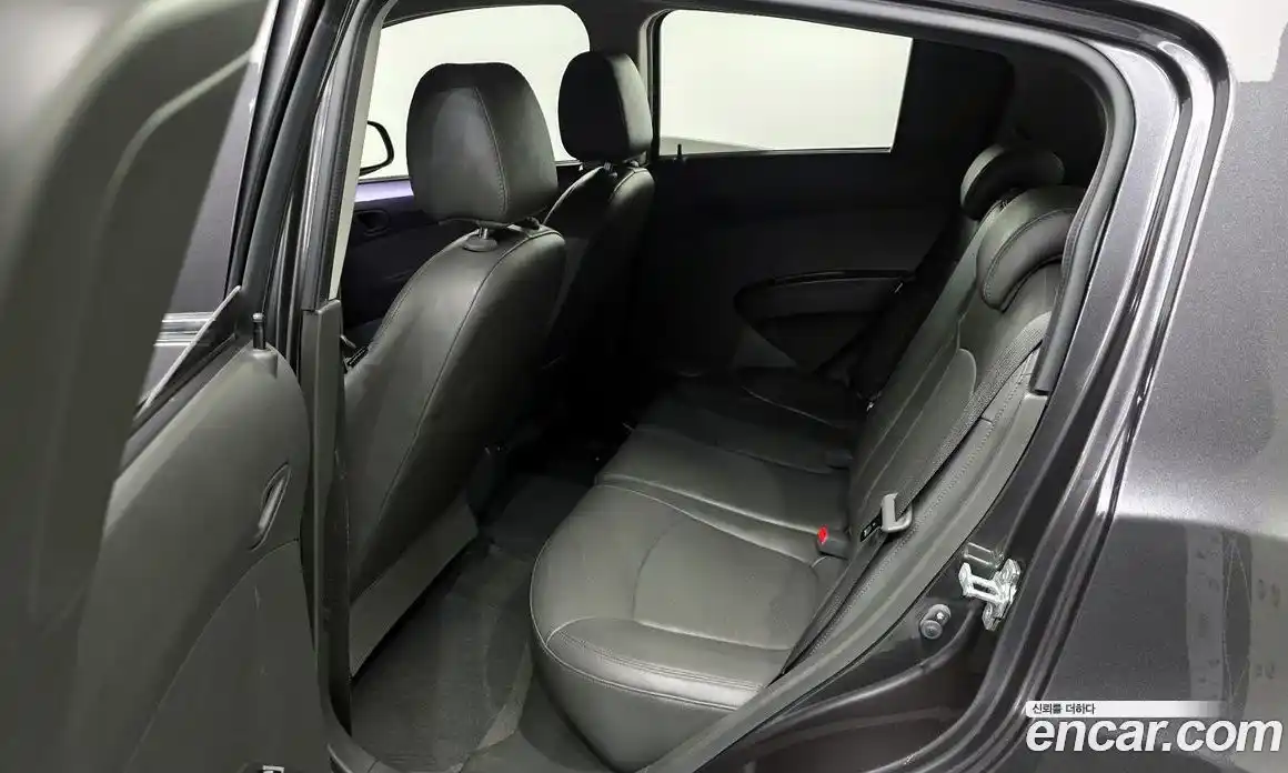 Chevrolet Spark 2014 1.0 Автомат в Москве № 422473, фото 18