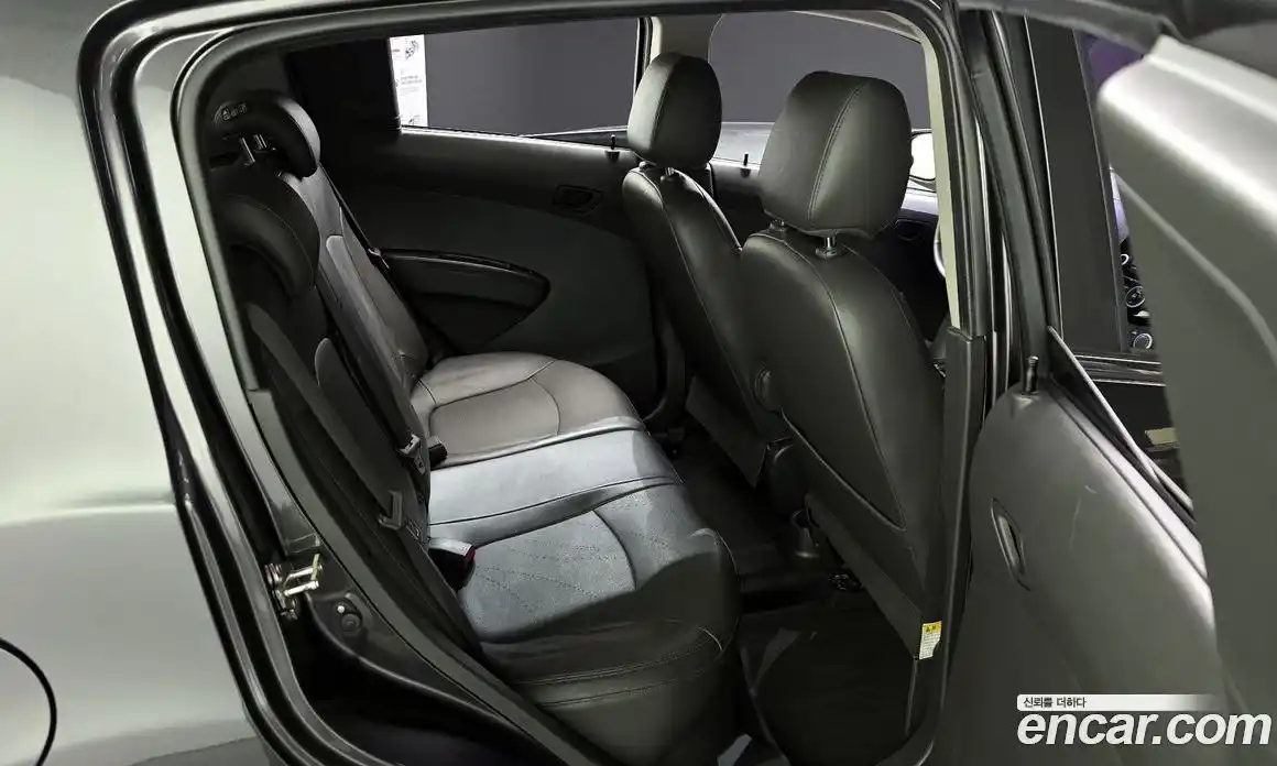 Chevrolet Spark 2014 1.0 Автомат в Москве № 422473, фото 19