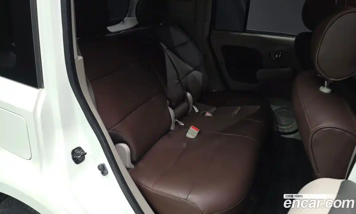 Nissan Cube 2011 1.8 Автомат в Москве № 433794, фото 11