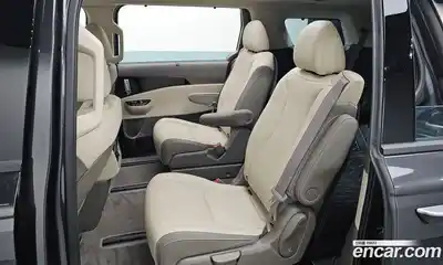 Kia Canival 2023 3.5 Автомат в Москве № 451013, миниатюра 11