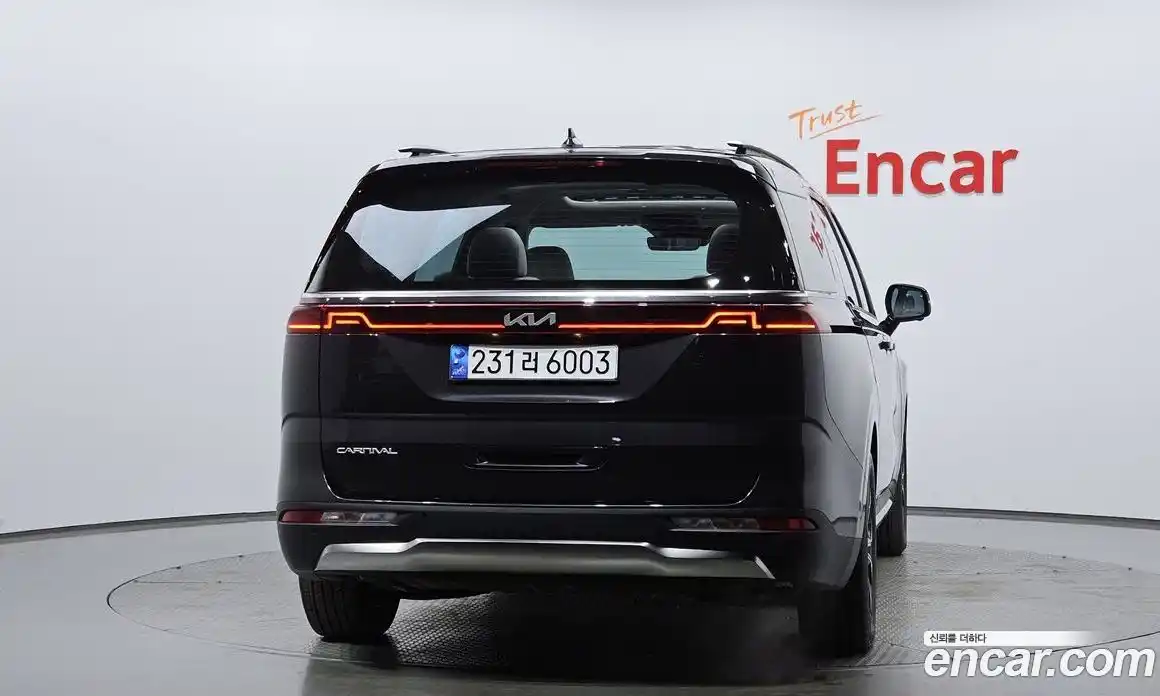 Kia Canival 2023 3.5 Автомат в Москве № 451013, фото 3