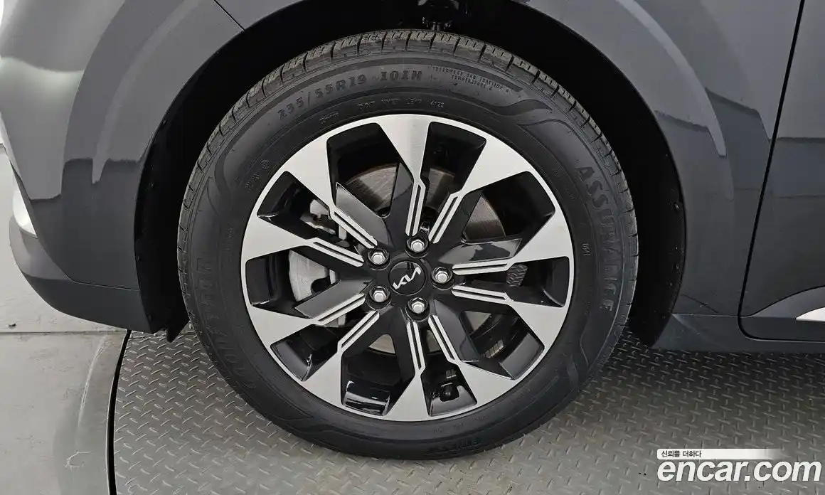 Kia Canival 2023 3.5 Автомат в Москве № 451013, фото 4