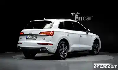 Audi Q5 2023 2.0 Автомат в Москве № 468620, миниатюра 2