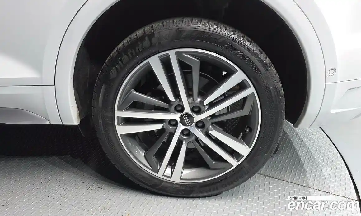 Audi Q5 2023 2.0 Автомат в Москве № 468620, фото 5