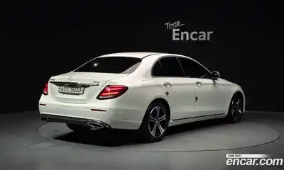 Mercedes-Benz E-Class 2017 1.9 Автомат в Москве № 495765, миниатюра 2