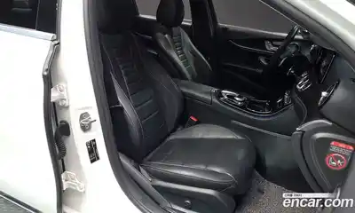 Mercedes-Benz E-Class 2017 1.9 Автомат в Москве № 495765, миниатюра 10