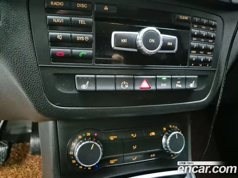 Mercedes-Benz B-Class 2015 1.8 Автомат в Москве № 495938, фото 16