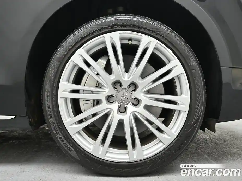 Audi A8 2011 4.2 Автомат в Москве № 497460, фото 5