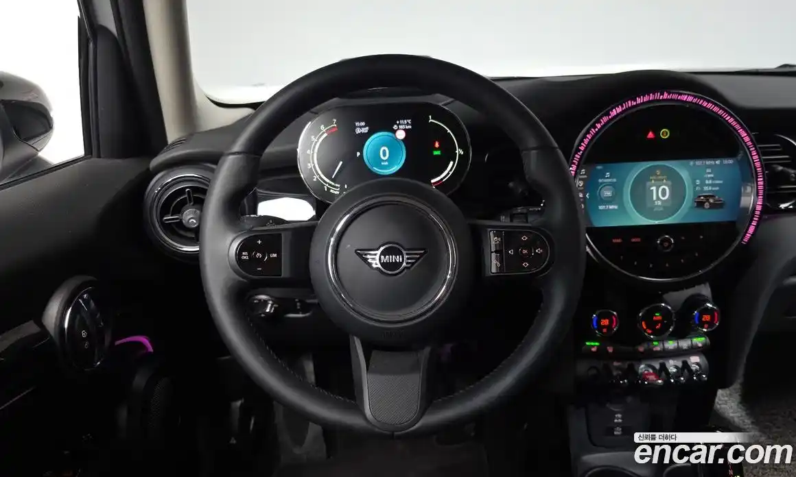 Mini Cooper 2023 1.5 Автомат в Москве № 499049, фото 13