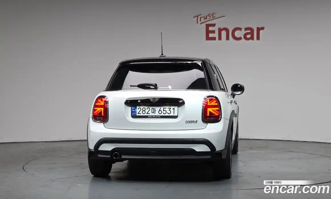 Mini Cooper 2023 1.5 Автомат в Москве № 499049, фото 4