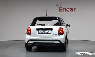 Mini Cooper 2023 1.5 Автомат в Москве № 499049, миниатюра 4