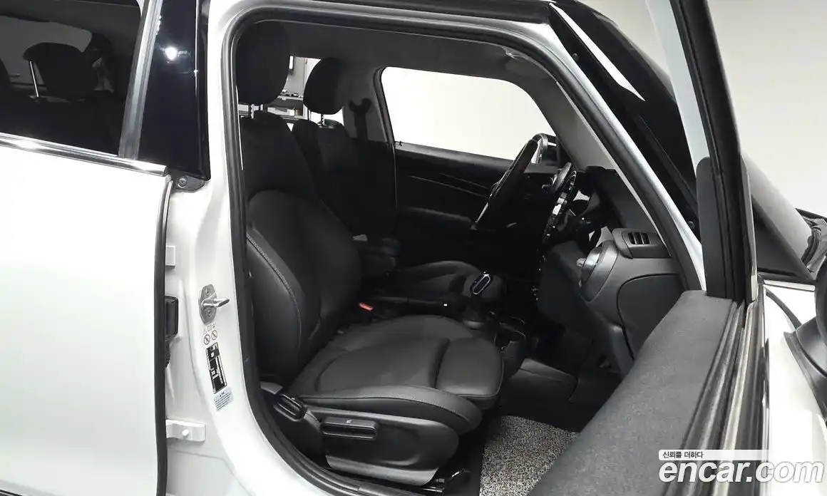 Mini Cooper 2023 1.5 Автомат в Москве № 499049, фото 10