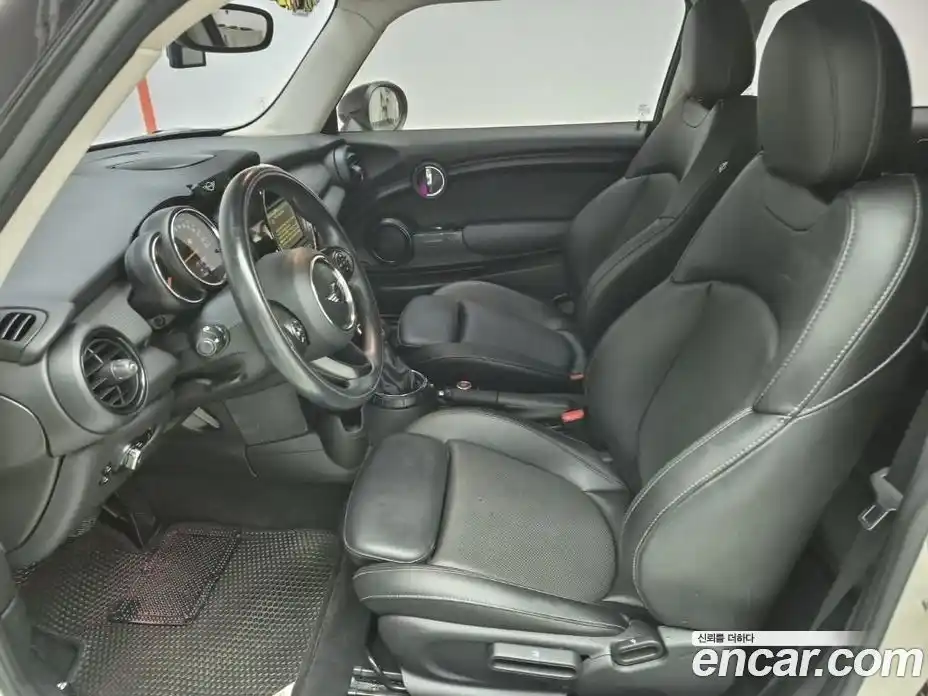 Mini Cooper 2015 1.5 Автомат в Москве № 499329, фото 11