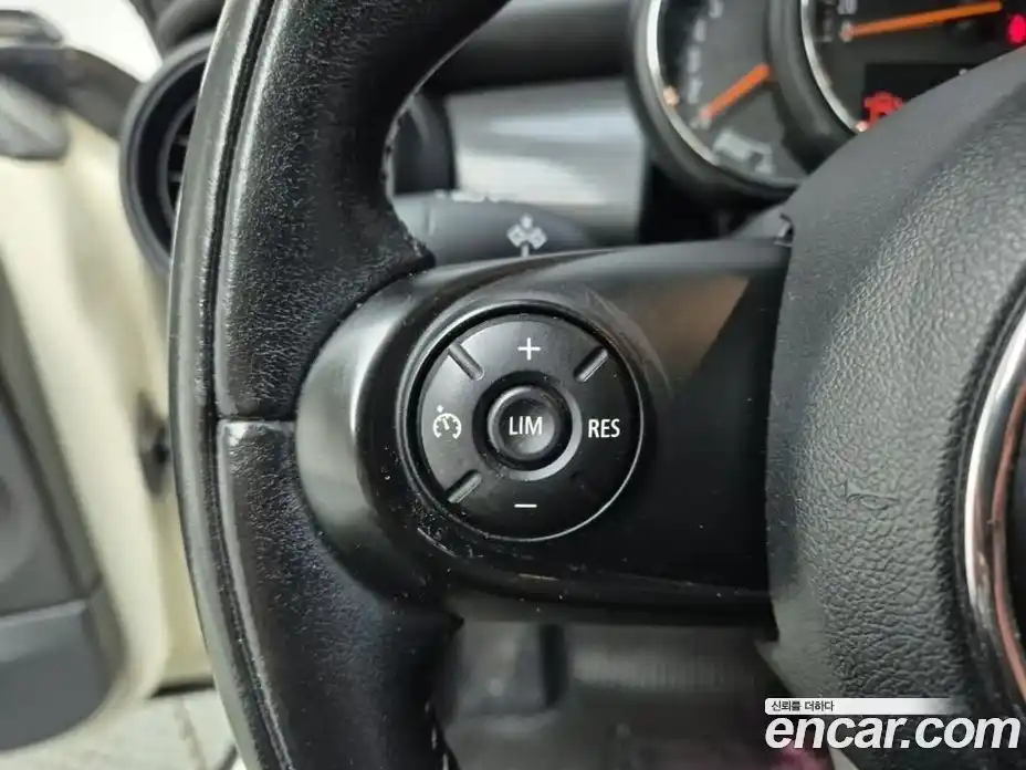 Mini Cooper 2015 1.5 Автомат в Москве № 499329, фото 14