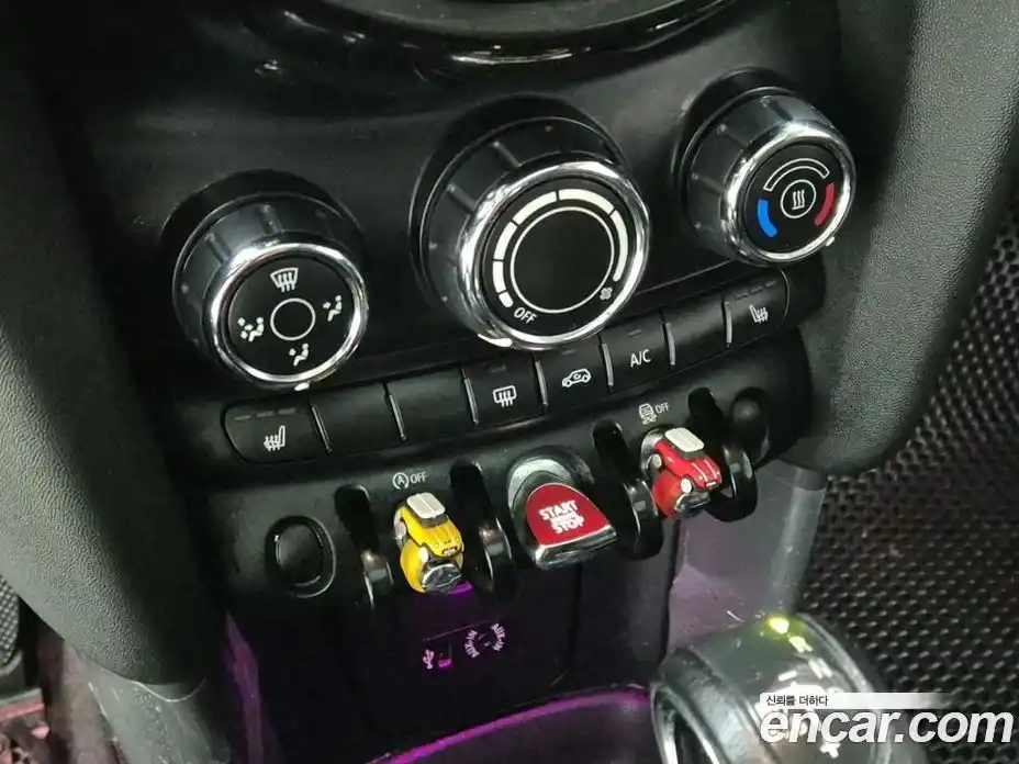 Mini Cooper 2015 1.5 Автомат в Москве № 499329, фото 16