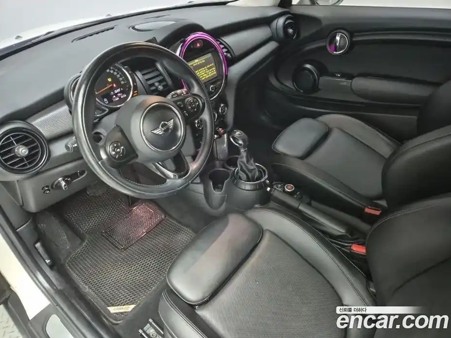 Mini Cooper 2015 1.5 Автомат в Москве № 499329, фото 7