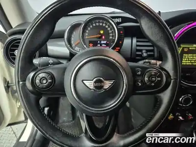 Mini Cooper 2015 1.5 Автомат в Москве № 499329, миниатюра 9
