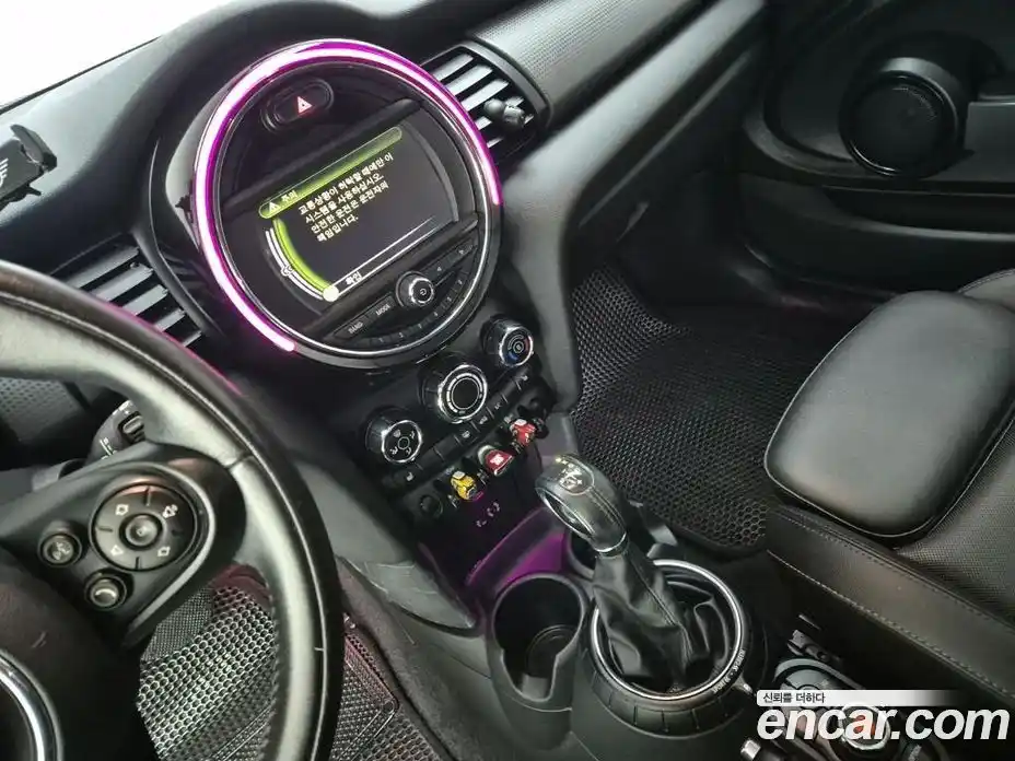 Mini Cooper 2015 1.5 Автомат в Москве № 499329, фото 10