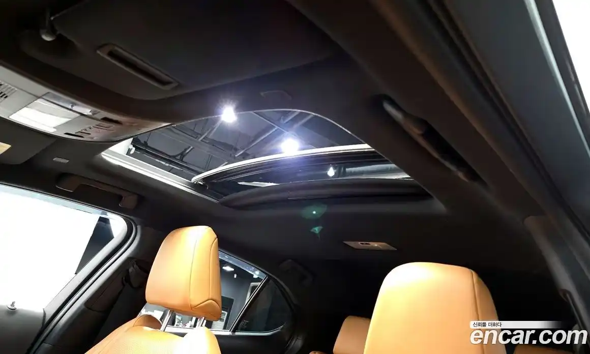 Lexus UX 2024 2.0 Автомат в Москве № 499605, фото 19