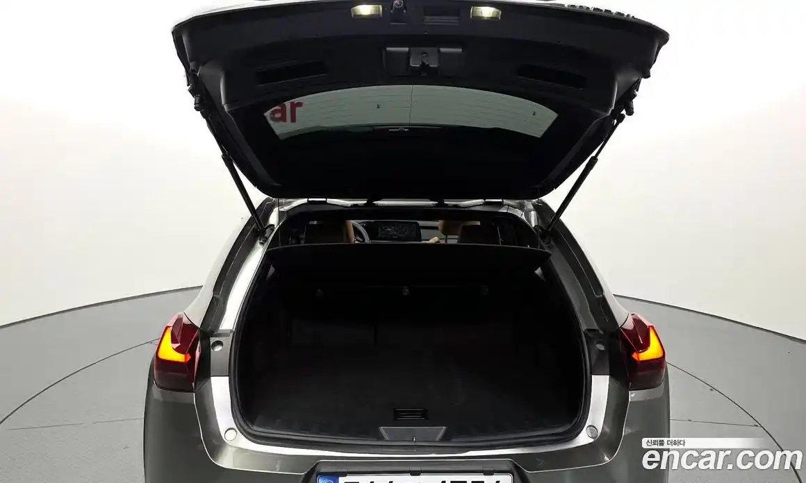 Lexus UX 2024 2.0 Автомат в Москве № 499605, фото 20