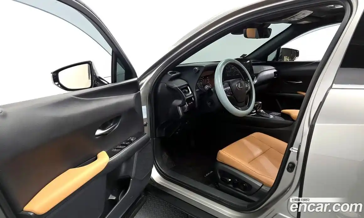 Lexus UX 2024 2.0 Автомат в Москве № 499605, фото 10