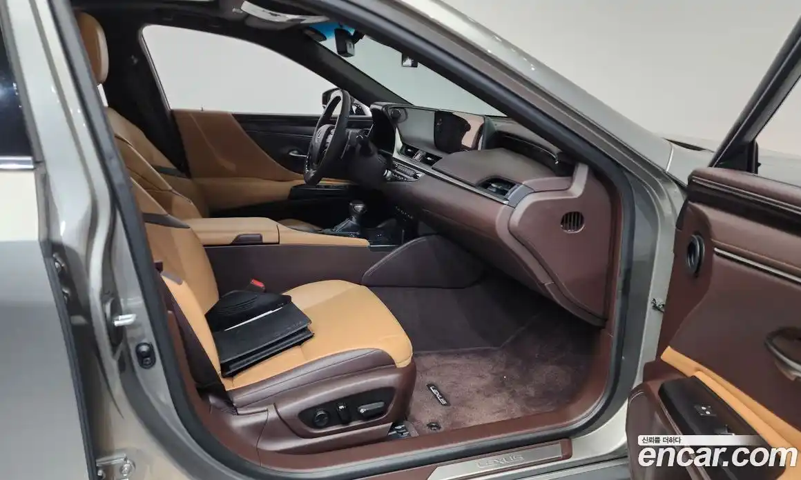 Lexus ES 2021 2.5 Автомат в Москве № 499622, фото 11