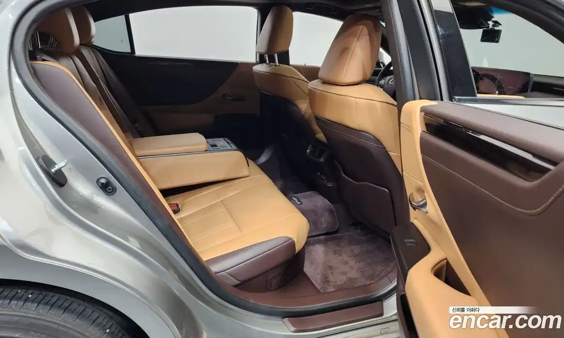 Lexus ES 2021 2.5 Автомат в Москве № 499622, фото 12