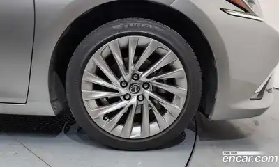 Lexus ES 2021 2.5 Автомат в Москве № 499622, миниатюра 5