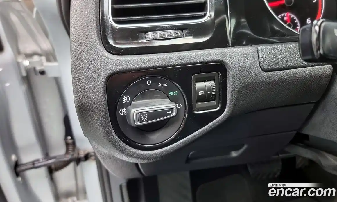 Volkswagen Golf 2013 1.6 Автомат в Москве № 499775, фото 19