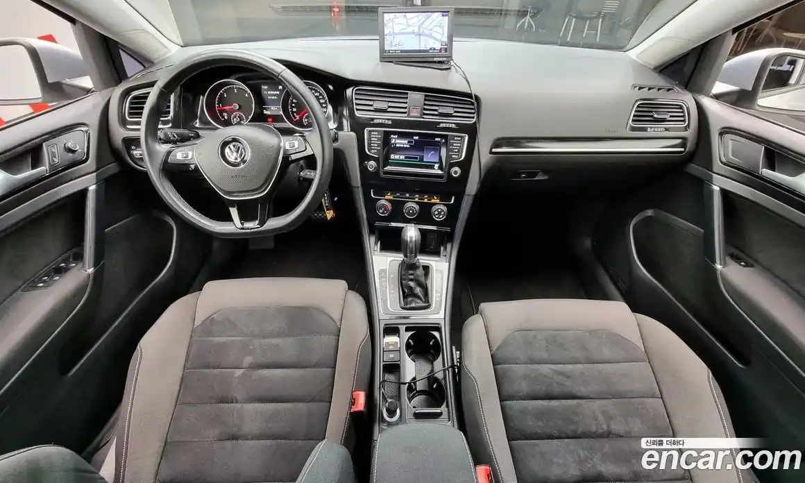 Volkswagen Golf 2013 1.6 Автомат в Москве № 499775, фото 7