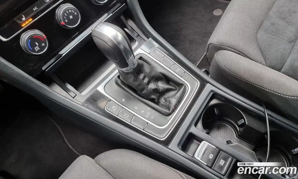 Volkswagen Golf 2013 1.6 Автомат в Москве № 499775, фото 9