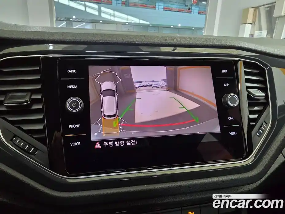 Volkswagen T-Roc 2021 2.0 Автомат в Москве № 499908, фото 13