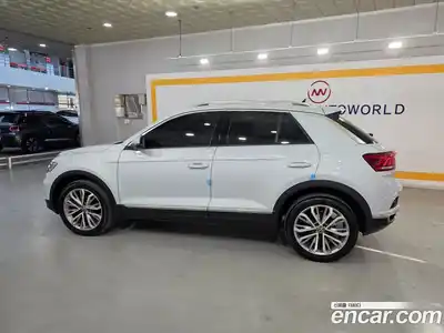 Volkswagen T-Roc 2021 2.0 Автомат в Москве № 499908, миниатюра 2